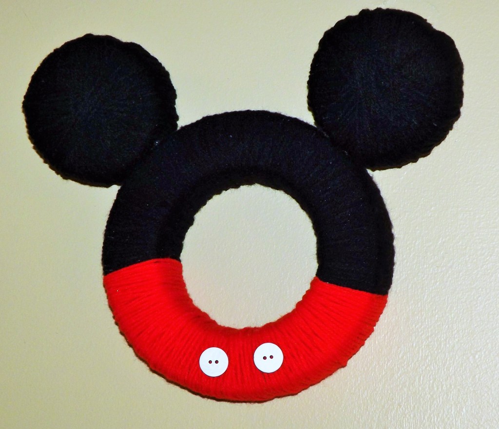 DIY Mickey Mouse&nbsp;Wreath
