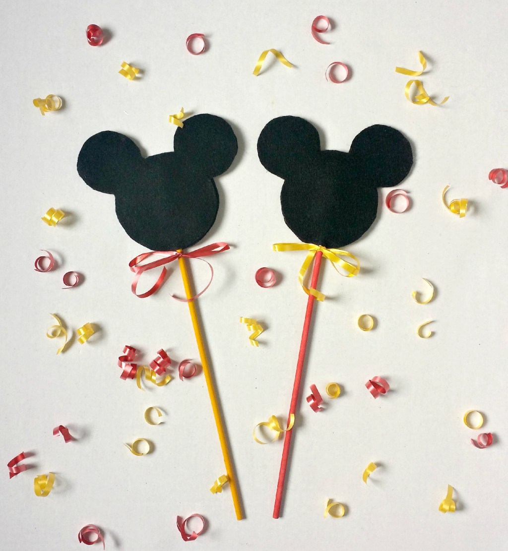 DIY Mickey Mouse&nbsp;Wands
