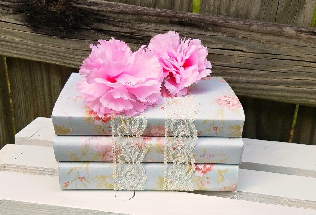 DIY: Cover Books with Wrapping&nbsp;Paper
