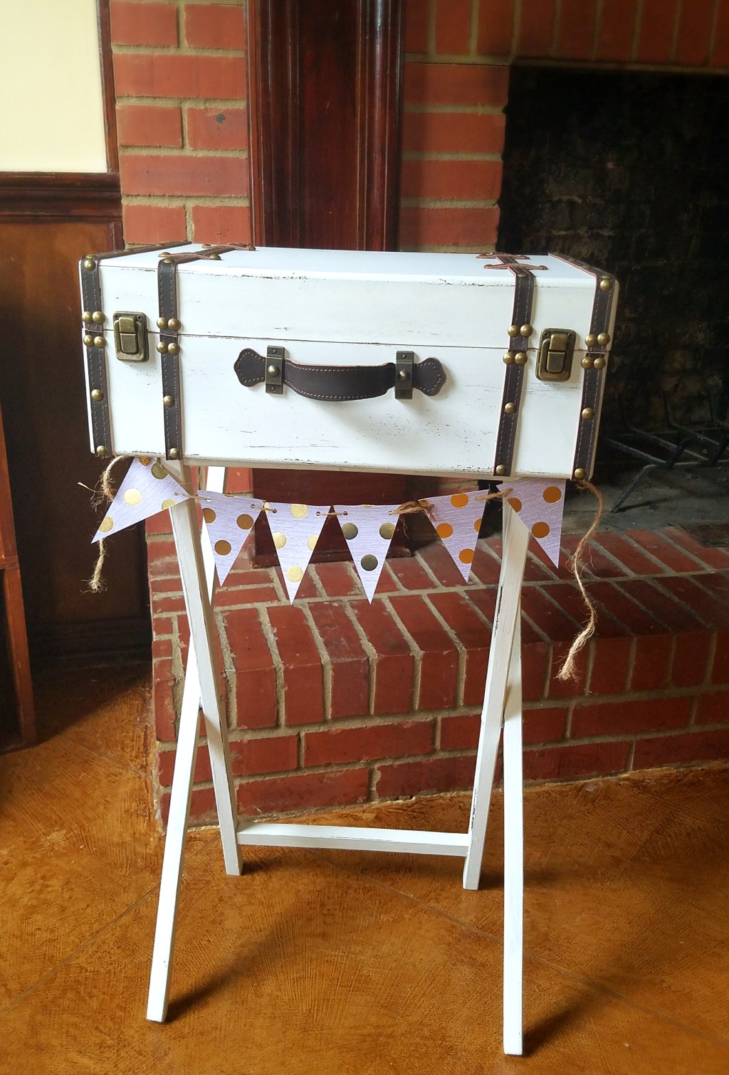 DIY Suitcase Table