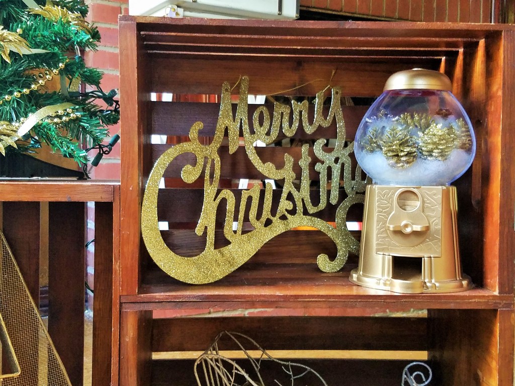 Turn a Gumball Machine into Christmas&nbsp;Decor