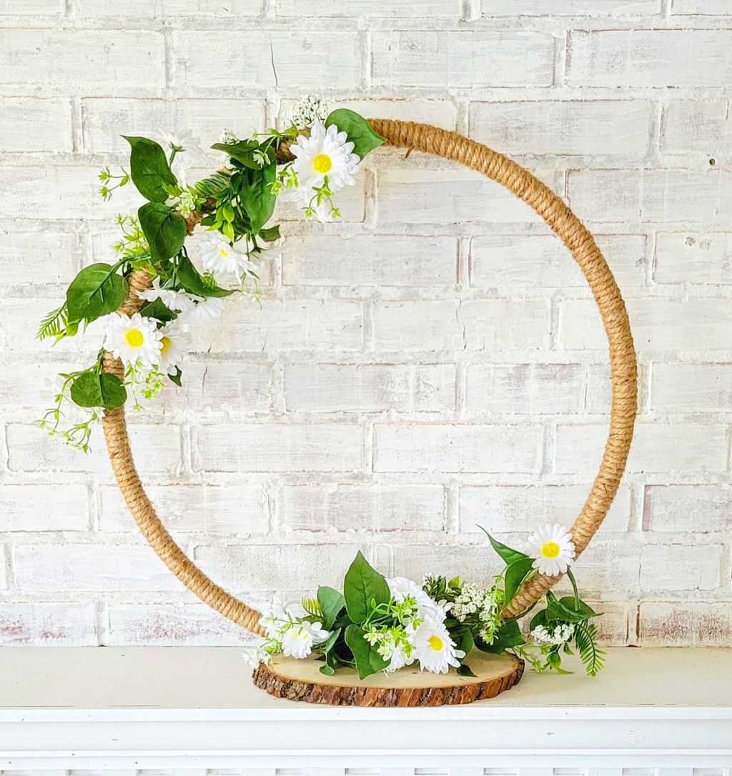 How to Make a Hula Hoop&nbsp;Centerpiece